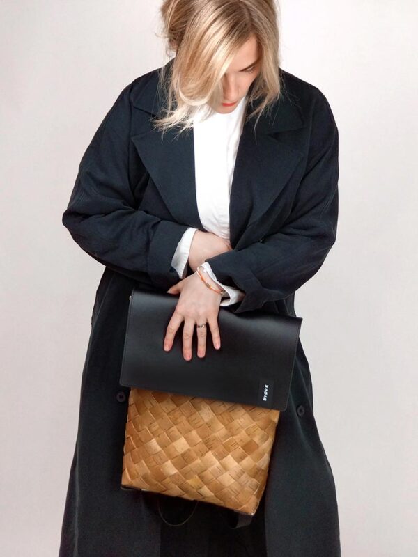 byork-Vc4P1KHp-FQ-unsplash Mochila 1